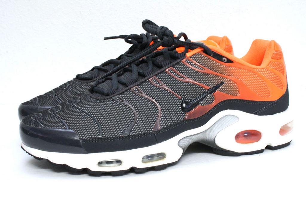 Sample 034 – AirMax Plus Tuned Universe